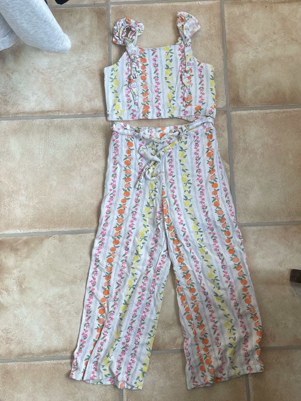 Paisley Lane girls 2 piece floral fully lined linen blend set; size 8